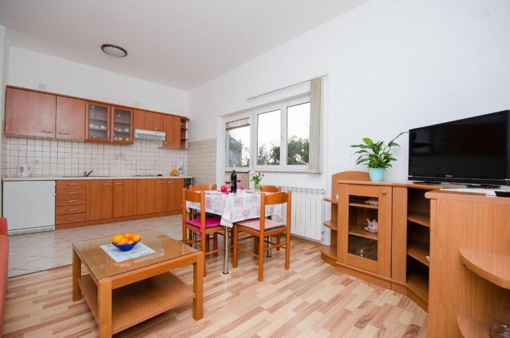 Apartments Krunoslav Пунат Екстериор снимка